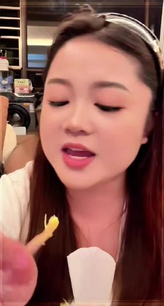 这个盐焗鸡翅真的好吃,和盐焗鸡是同一家的,好吃入味有嚼劲。#盐焗鸡翅 #吃了还想吃 #好吃到停不下来 #零食推荐