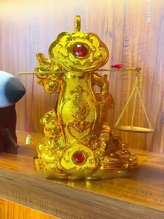 #这瓶酒喝完后让人感觉非常舒适,它就是杏甘涌的称心如意酒,采用传统工艺精心酿制而成,入口绵柔,落喉爽净,回味无穷,不管是自己小酌还是朋友聚会畅饮都很合适。