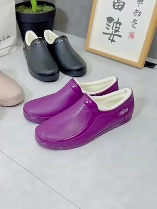 加绒女款雨鞋水鞋女防水防滑胶鞋秋冬天成人女土时尚洋气女式保暖#雨鞋 #防水 #防滑 #加绒 #胶鞋