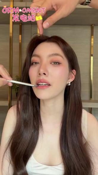 中字 26.1.27 IG直播 等进片场的 Orm:边聊天边疯狂安利润喉喷雾~#lingorm#ormkornnaphat#泰兰德的夏天永不停歇