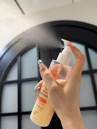 个夏天!前任见了都要回头的冷白皮!
VC喷雾直接焊在身上!早喷晚喷,素颜都发光✨
#VC喷雾 #学生党护肤 #冷白皮养成