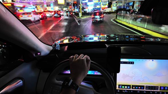 我对着领克900喊关闭全车车灯,它竟然……#高速行车安全 #语音控制大灯 #领克900 #领克 #语音关闭大灯