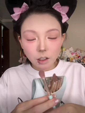 魅仔9支眼部刷套装眼影刷眼线刷卧蚕鼻影刷新手超软化妆刷送刷包#化妆刷推荐#化妆刷套装#化妆刷推荐#眼影刷#眼影刷种草