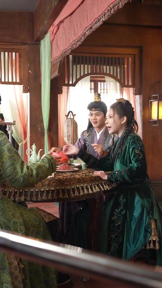 #古装 #休夫攻略婆母带飞日常 #孙露鹭 #秦琛琛 #好剧推荐 导演讲戏中,交杯酒喝不明白,可还行