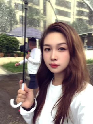 有风有雨是常态,风雨兼程是状态,风雨无阻是心态。风来听风,雨来听雨,人生百味,随意就好。#下雨天