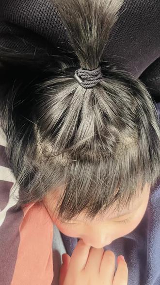 岁序封缄,马待新程。
开步即向上,万事皆胜意.
静候吉时到,纳福藏欢喜。