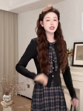韩系学院风黑色格纹连衣裙子女2025春秋季高级感穿搭一整套装7544