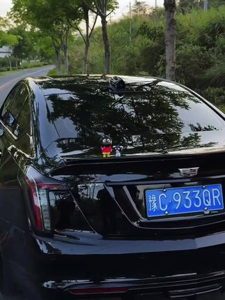 快上车!小新和小白带你去干大事#蜡笔小新 #车载摆件 #车尾挂件 #车贴