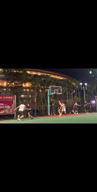 这场篮球废话很多,我亲自解说~
#篮球🏀
#篮球集锦
#打篮球