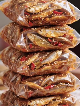 🔥挖到宝了!!!这香辣小鱼仔真的绝!!!每一口都是暴击级的香!鱼仔条条紧实有嚼劲,裹满红亮酱汁,独立小包装揣兜里超方便,嘴馋来几包😋瞬间唤醒味蕾!20包才这个价,算下来几毛钱就能get到的快乐,爱吃辣的姐妹闭眼冲!! #舌尖上的美味佳肴 #追剧必备 #太好吃了  #好吃到停不下来 @抖音小助手 @DOU+上热门 @DOU+小助手