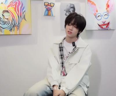 录音室小橹橹震撼首发!#青春男高 #录音棚 #王橹杰