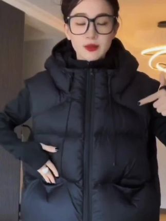 连帽棉马甲,#时尚保暖 #高贵优雅 #高端大气 #保暖穿搭 #冬季穿搭