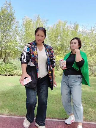脚干,脚裂,脚脱皮,脚臭,脚痒,起泡泡,抓挠扣,,大人小孩都管用,先试用,不满意全额退,七天无理由,有运费险放心拍#喷脚王#强烈推荐