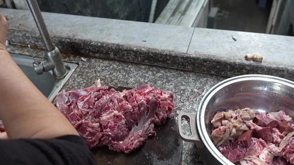 羊肉这样煮,原汁原味清汤,一点不腥#羊肉汤
#清汤羊肉#美食#冬天就要喝羊汤#原汁原味