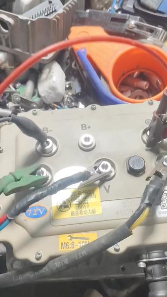 鸿日S1换完锂电不能行走,控制器维修更改后正常行驶,解决问题。#鸿日电动汽车 #鸿日电动四轮车更换锂电#电动四轮车换锂电不能行走