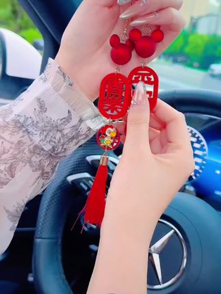 车上备一个这样的#一路平安 挂件,寓意好,平平安安出行!#汽车挂件推荐 #汽车用品好物推荐 #平安喜乐