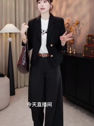 #简约两粒扣西装外套, 立体剪裁+分割线设计,显瘦又气质!#优雅气质 @郭十八