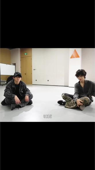 如果全世界都指责你 那哥哥就蹲下来抱抱你#橹穆 #哥狗