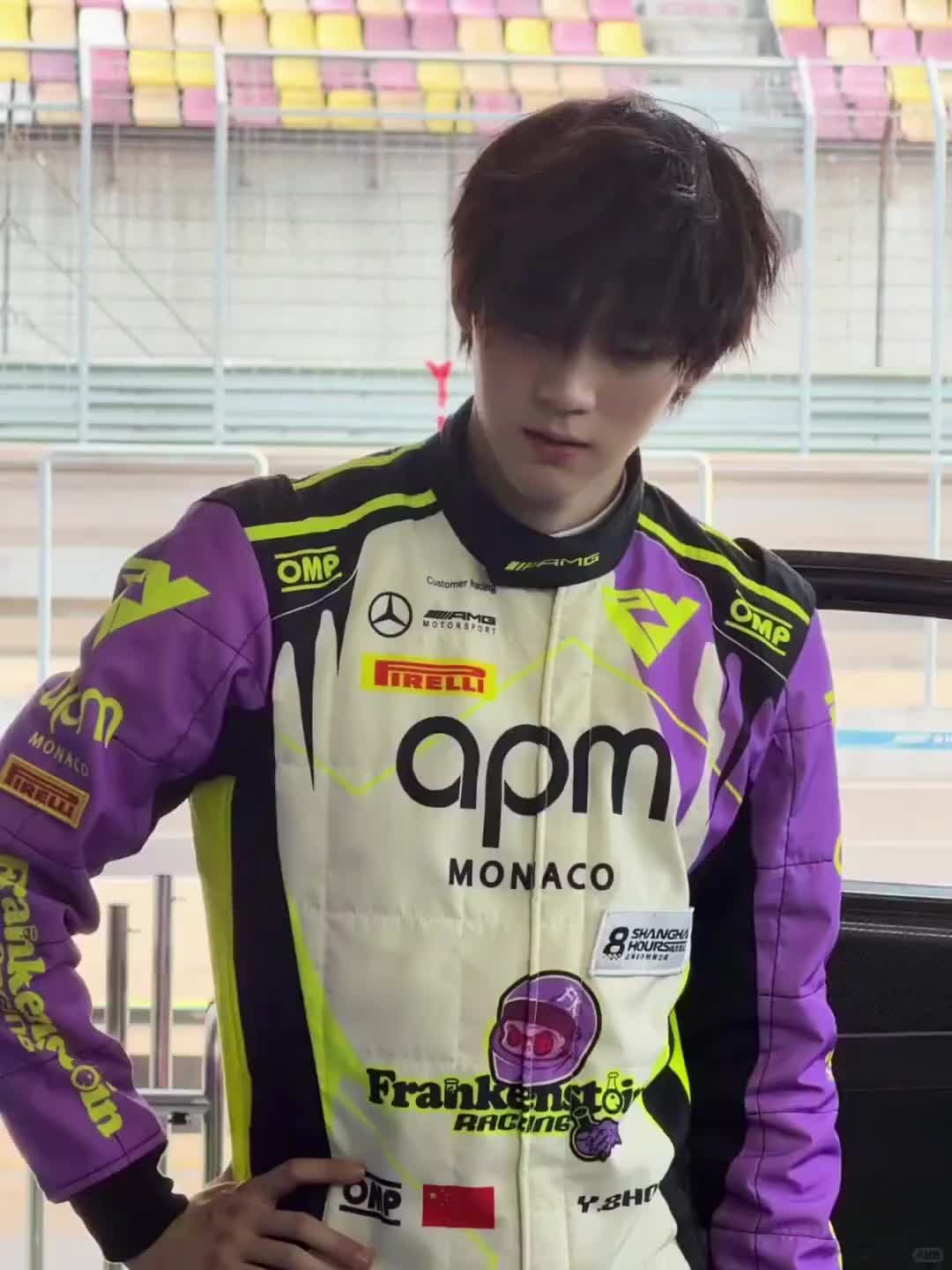 偷偷拍下你的样子 各种角度我都喜欢 #周翊然