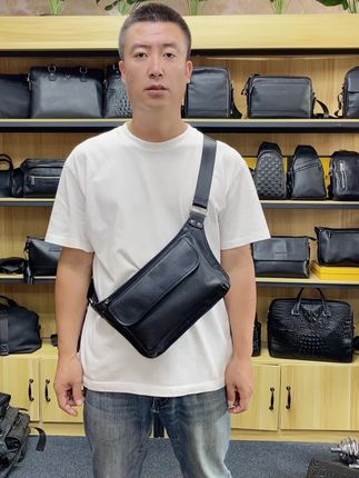 新款男士真牛皮多隔层单肩斜挎邮差包休闲百搭头层牛皮软#男包 #男包推荐 #男包工厂 #男包分享 #包包推荐