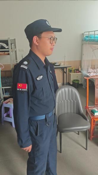 下个月房租又要交不起啦! #我是一名保安 #保安室日常 #打工人日常 #保安日常