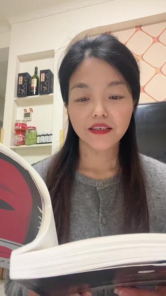 生活中你是这样的人吗? 生活中你是这样的人吗?不懂得拒绝。不够坚定自己的立场,习惯性取悦别人经常让步,息事宁人。人喜欢主动道歉,非常在意别人的看法和评价,不愿意麻烦别人。书上说呢,这是属于讨好型的人格,改掉讨好型的人格,首先要自我肯定自我接纳。#人性 #不懂拒绝 #讨好型人格 #每天学习一点点 #坚持日更