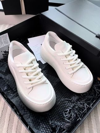 #创作灵感 秋天高智感穿搭#潮鞋推荐好看不贵 #软底软面穿上超舒服 #厚底增高#干净感痞帅男鞋