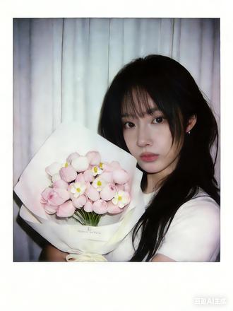 单身情人节快乐!情人节送花给自己的ai指令教程来了! #豆包 #豆包ai #豆包P图已经nextlevel了 #单身情人节 #单身狗