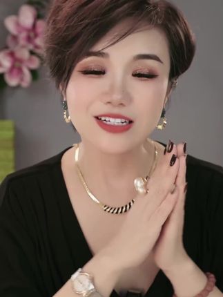 铜合金合成锆石耳饰 2025欧美轻奢新款复古高级感金色耳环女耳圈#热门 #热门音乐🔥 #热门短剧推荐