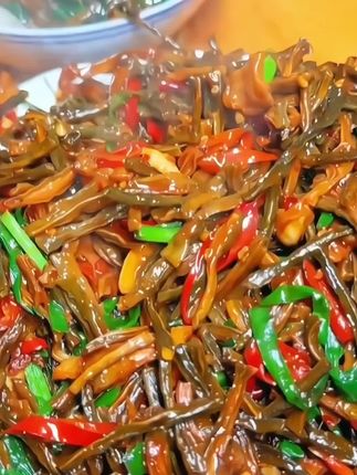 又到了一年一季晒#干豆角 了!这个是农家自晒的豆角干,炒肉真的好好吃啊!#下饭菜#优质农产品 #超便宜超划算#在抖音入手的好东西