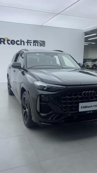 奥迪Q6 2024款 45 TFSI quattro 黑武士版 6座
青岛本地车,原版原漆,黑武士外观套件,熏黑轮毂,黑色外观套件,红色内饰,菱形格座椅,配置座椅通风座椅加热,座椅按摩,360环影,新车价格50+二手车性价比很高,同价位没有竞品#奥迪q6 #奥迪 #奥迪四驱