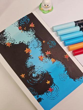 🍁倒影里的秋‖丙烯马克笔(附新手色号教程)
雨天的水纹自成一幅画
树影被雨滴晃的零零落落
一圈圈涟漪裹着枫叶
像是把秋天揉进了倒影里
🖊️:恩米
本:尊爵
#又简单又好看的画 #创作者中心 #创作灵感 #翻翻乐#丙烯马克笔绘画 #2026绘画开年挑战