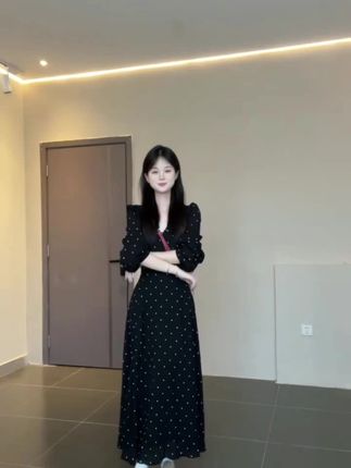 #温柔穿搭 #梨形身材穿搭 #裙子控 #每日分享 #时髦穿搭