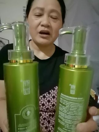 一款春蔻氨基酸洗发水