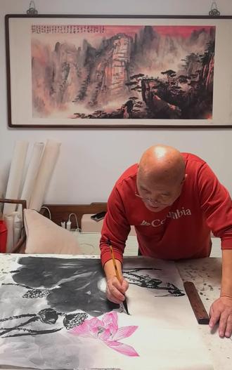 一心二用的老旦画家 钓金龟哭灵散板 画写意荷花 #京剧 #戏曲 #国粹 #钓金龟 #李多奎