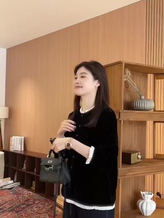 秋季新款穿搭法式高级感木耳边丝绒长袖洋气衬衫大码女装时尚遮肉#时尚穿搭 #又美又飒 #穿出自己的风格