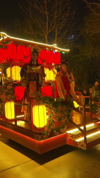 芜湖方特东方神画新春庙会真的太会了吧!来这里真的承包你所有的快乐#旅行推荐官来芜湖
方特过年啦#芜湖方特 #芜湖方特新春妙会 #过年去哪玩儿 #vlog十亿流量扶持计划