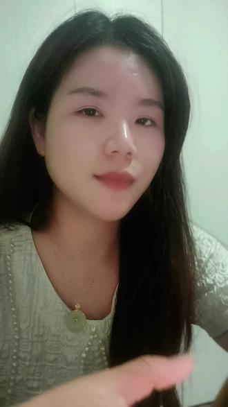 #一封侨批,一生挂念, 看完阿嬷的情书电影我只觉得这里的女性角色非常有力量,给我挺多正能量,淑柔不管是妻子还是母亲都很优秀,最让我觉得伟大的是谢南枝,在那个时代还能坚持自己养两个家是非常不容易的。这是多么温柔又坚韧的力量!