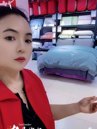 这种纯棉面料的,不仅好看还舒服,越洗越柔软,越盖越舒服。喜欢的家人们赶紧入手吧!