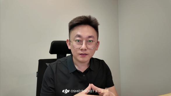 贵重的 “gold(黄金)” 常常被用来比喻某样东西 “价值高昂,珍贵而美好”。比如,如果我们说一个人 “have a heart of gold(有一颗金子般的心)”,意思就是他们 “非常善良和慷慨”;而形容孩子 “be as good as gold” 的意思则是他们 “很乖,表现很好”。看视频,跟安弘老师学习四个包含单词 “gold” 的短语。#安弘英语 #安弘英语好题精讲 #小词大戏