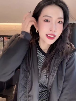 #上热门 #强烈推荐 #时尚气质穿搭 #慵懒风穿搭 #内搭外穿都好看