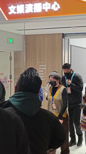 哈哈拍完电梯图直接下班啦#成毅 #长安二十四计