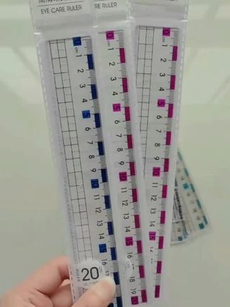 给孩子用的尺子终于买对了,大刻度做了标记,数字也比普通的尺子要清晰,孩子用起来也不费眼睛#文具安利 #护目尺