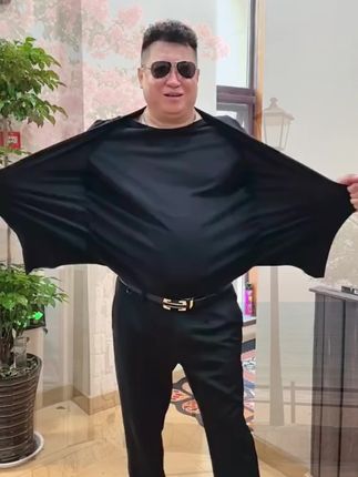男士大码假两件,200-300斤胖男生都可以穿,上身效果好,显瘦遮肉,面料舒适透气性好,上班休闲皆可#胖男生#假两件#200斤#男生穿搭 @DOU+小助手