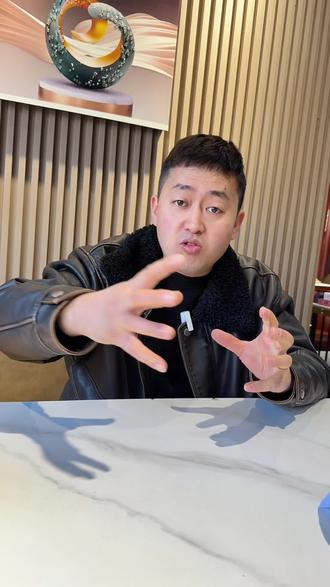 一个餐饮协会89名副会长 ?头衔成“大白菜”?多到像批发!涉事机构辟谣:其实是53人 回应难掩管理混乱 漏洞百出!#三问行业协会官满为患 #东方快评#论宁夏餐饮协会存在的意义 #餐饮人 #协会纽带与嫁接