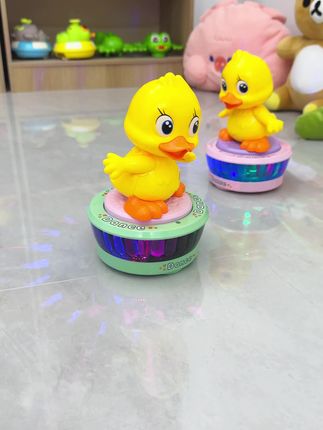 小姨买的小黄鸭玩具太有趣了,打开可把娃给开心的,一早上玩个不停#哄娃神器#宝宝玩具#益智玩具#小朋友玩具#玩具推荐
