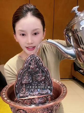 #摆件 #藏族姑娘 #供水碗 #合金 #好物推荐