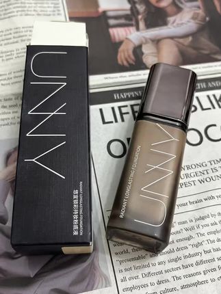 果然是大学生推荐的粉底液好用,又服贴又自然,一用一个不吱声!#美妆 #学生党必备 #粉底液 #悠宜粉底液