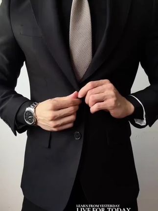 #谁穿谁好看 #谁穿谁好看系列 #气场全开 #潮男时尚男装 #西装穿搭