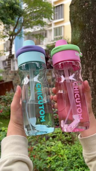 这个夏天给孩子安排这个#喷雾水杯 渴了能喝水,热了还能喷水解暑,也太酷了吧#儿童水杯 #学生水杯 #水杯 #多喝水